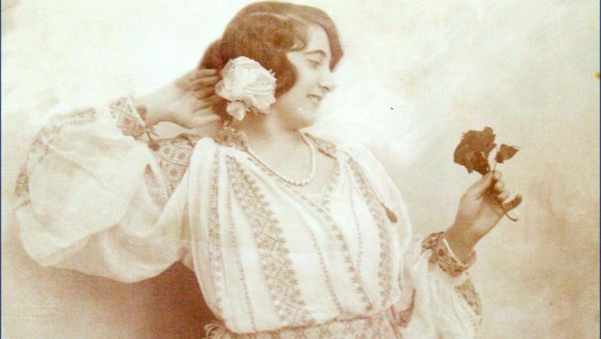 fata-din-braila-in-costum-popular-1920